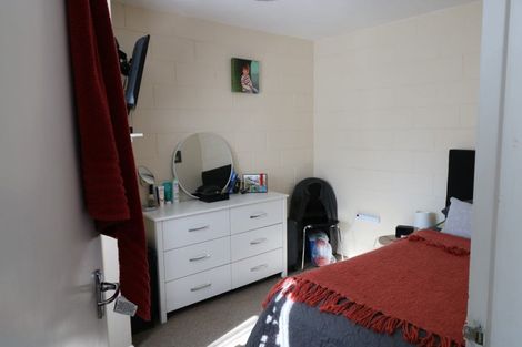 Photo of property in 1 East Grove, Alicetown, Lower Hutt, 5010