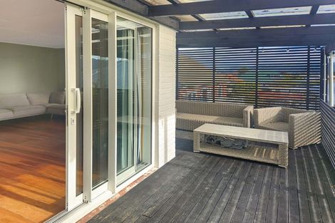 Photo of property in 184 Whites Line East, Waiwhetu, Lower Hutt, 5010