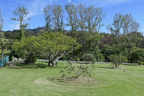 Photo of property in 18 Old School Road, Leigh, 0985