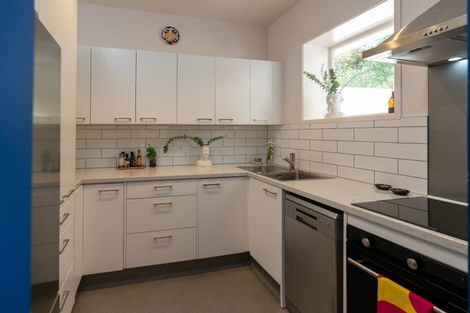 Photo of property in 2/15 Upper Lewisville Terrace, Thorndon, Wellington, 6011