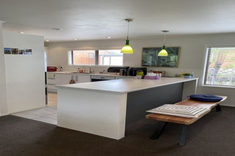 Photo of property in 10 Palliser Lane, Browns Bay, Auckland, 0630