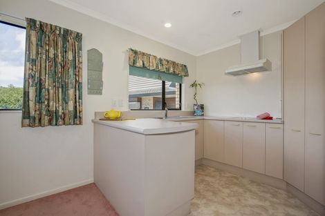 Photo of property in Redwood Village, 27/42 Main Road, Tawa, Wellington, 5028