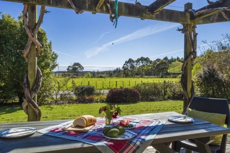 Photo of property in 17 Old House Road, Upper Moutere, 7175