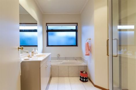 Photo of property in 42 Manor Park Drive, Pyes Pa, Tauranga, 3112