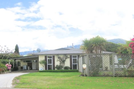 Photo of property in 4 Carter Drive, Pomare, Rotorua, 3015