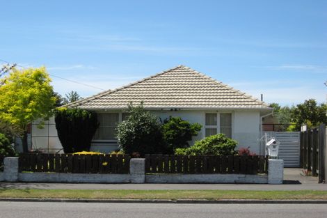 Photo of property in 154 Avonhead Road, Avonhead, Christchurch, 8042