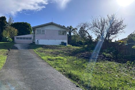 Photo of property in 3 Tahu Crescent, Sunnynook, Auckland, 0620