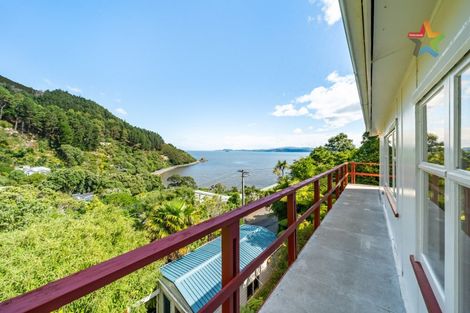 Photo of property in 32 Waitohu Road, York Bay, Lower Hutt, 5013