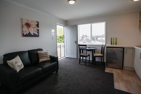 Photo of property in 12 Crescent Court, Melville, Hamilton, 3206