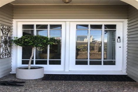 Photo of property in 77 Sylvan Avenue, Northcote, Auckland, 0627