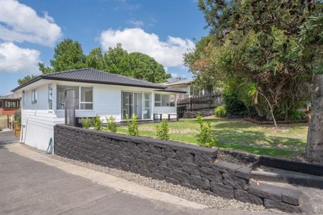 Photo of property in 9 Juniper Road, Sunnynook, Auckland, 0620