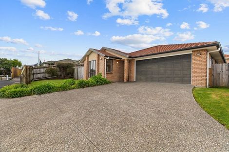Photo of property in 24 Mt Lebanon Crescent, The Gardens, Auckland, 2105