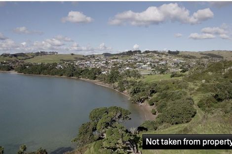 Photo of property in 2 Cable Bay Block Road, Cable Bay, 0420