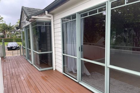 Photo of property in 14 Cayman Place, Unsworth Heights, Auckland, 0632