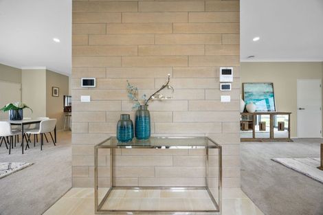 Photo of property in 1 Creggan Crescent, Flat Bush, Auckland, 2019