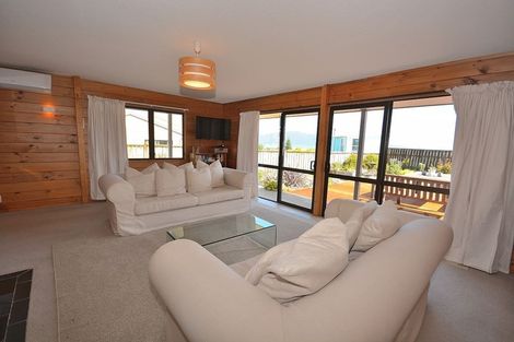 Photo of property in 13 Pine Ridge Terrace, Waikanae Beach, Waikanae, 5036