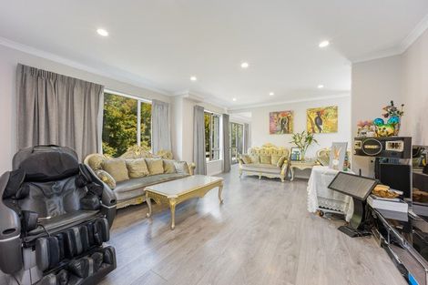 Photo of property in 1b Harrowglen Drive, Northcross, Auckland, 0632