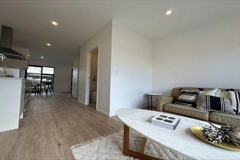 Photo of property in 64 Rauemi Way, Te Atatu South, Auckland, 0610