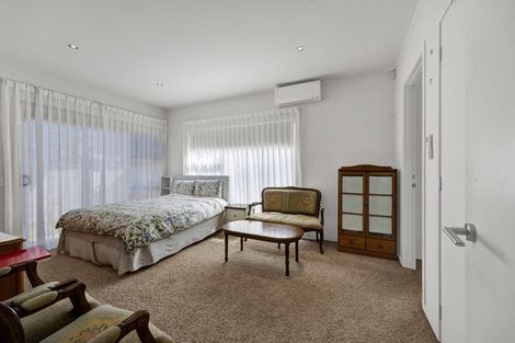 Photo of property in 16 Links Drive, Waiwhakaiho, New Plymouth, 4312