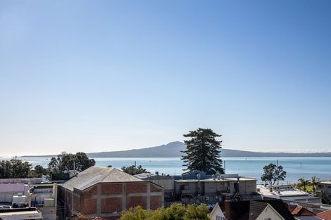 Photo of property in 2 Ronaki Road, Mission Bay, Auckland, 1071