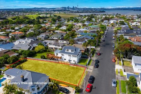 Photo of property in 10 Bayview Road, Hauraki, Auckland, 0622