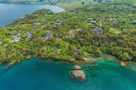 Photo of property in 4 Whakamoenga Point, Acacia Bay, Taupo, 3385