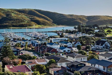 Photo of property in 14 Mana Esplanade, Paremata, Porirua, 5026