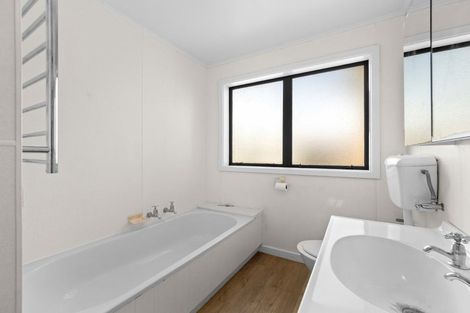 Photo of property in 28 Graham Street, Tinwald, Ashburton, 7700