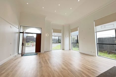 Photo of property in 3 Ballintra Close, Pinehill, Auckland, 0632