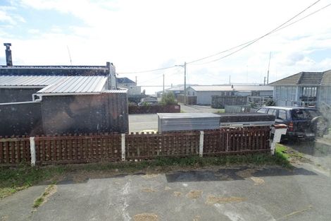 Photo of property in 246d Marine Parade, Bluff, 9814