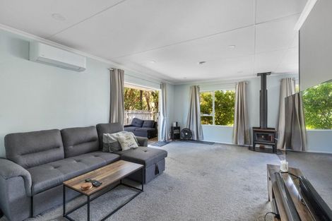 Photo of property in 2 Te Ngaere Place, Merrilands, New Plymouth, 4312