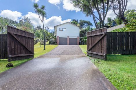 Photo of property in 143 Woodlands Park Road, Titirangi, Auckland, 0604