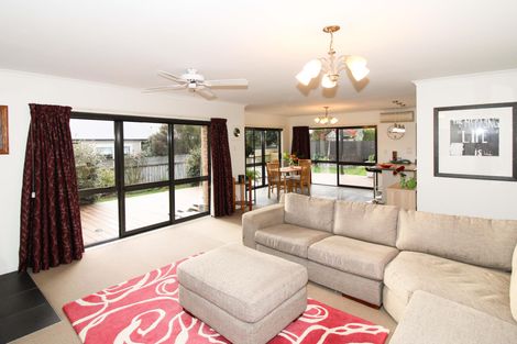 Photo of property in 10 Rexwood Estate, Carterton, 5713