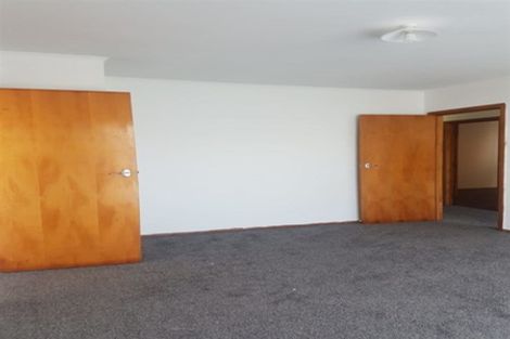 Photo of property in 11 Springside Place, New Lynn, Auckland, 0600