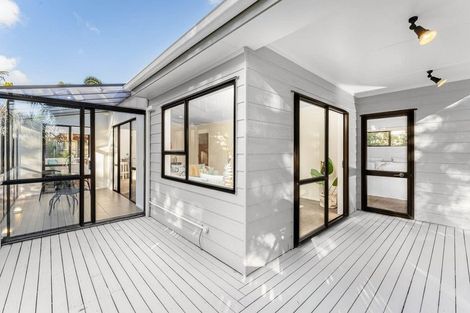 Photo of property in 1/22 Roseberry Avenue, Birkenhead, Auckland, 0626