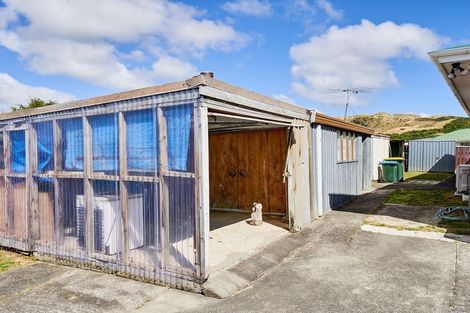 Photo of property in 29 Aberfeldy Street, Cannons Creek, Porirua, 5024