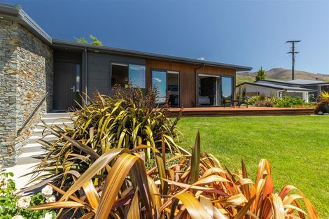 Photo of property in 8 Turnbull Crescent, Wanaka, 9305