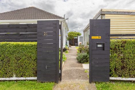 Photo of property in 21 Hall Street, Woodville, 4920