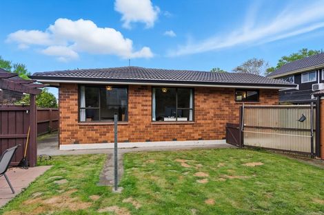 Photo of property in 12 Harkness Place, Avonhead, Christchurch, 8042