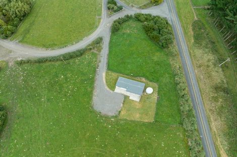 Photo of property in 1155a Parewanui Road, Parewanui, Bulls, 4894