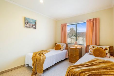 Photo of property in 8a Chilton Drive, Paraparaumu, 5032