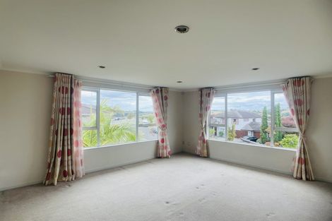 Photo of property in 1 Kenley Heights, Flat Bush, Auckland, 2016