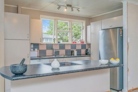 Photo of property in 7 Muir Avenue, Mangere Bridge, Auckland, 2022