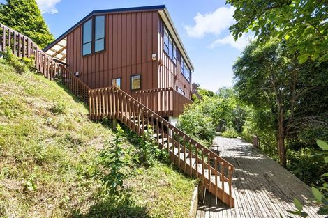 Photo of property in 16 Bushland Grove, Paparangi, Wellington, 6037