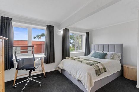 Photo of property in 1/177 Glenfield Road, Hillcrest, Auckland, 0627