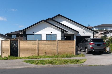 Photo of property in 58 Accolage Boulevard, Kumeu, 0810