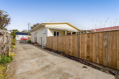 Photo of property in 42 Gaine Street, New Plymouth, 4310