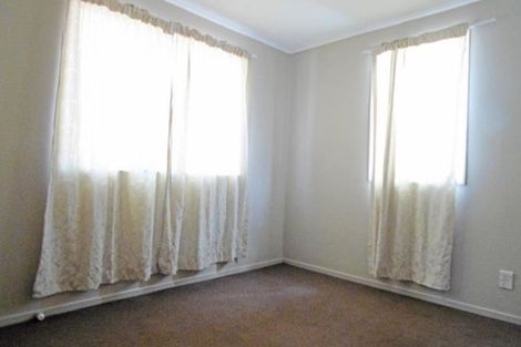 Photo of property in 1/6 Myna Place, Weymouth, Auckland, 2103