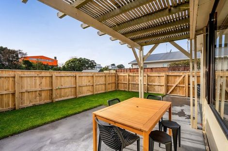 Photo of property in 42 Gaine Street, New Plymouth, 4310