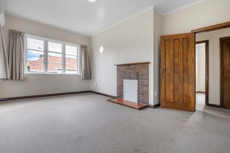 Photo of property in 4 Massey Avenue, Greenlane, Auckland, 1061